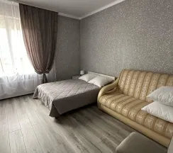 Номер стандарт с 1 двуспальной кроватью и диваном